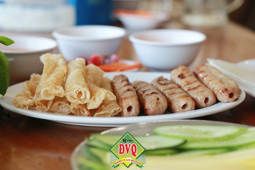 Thưởng thức nem nướng Ninh Hòa - Đặc sản Nha Trang