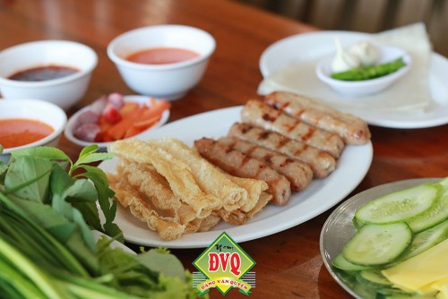 Thưởng thức đặc sản nem nướng Nha Trang