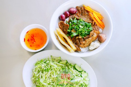 Bún thịt nướng